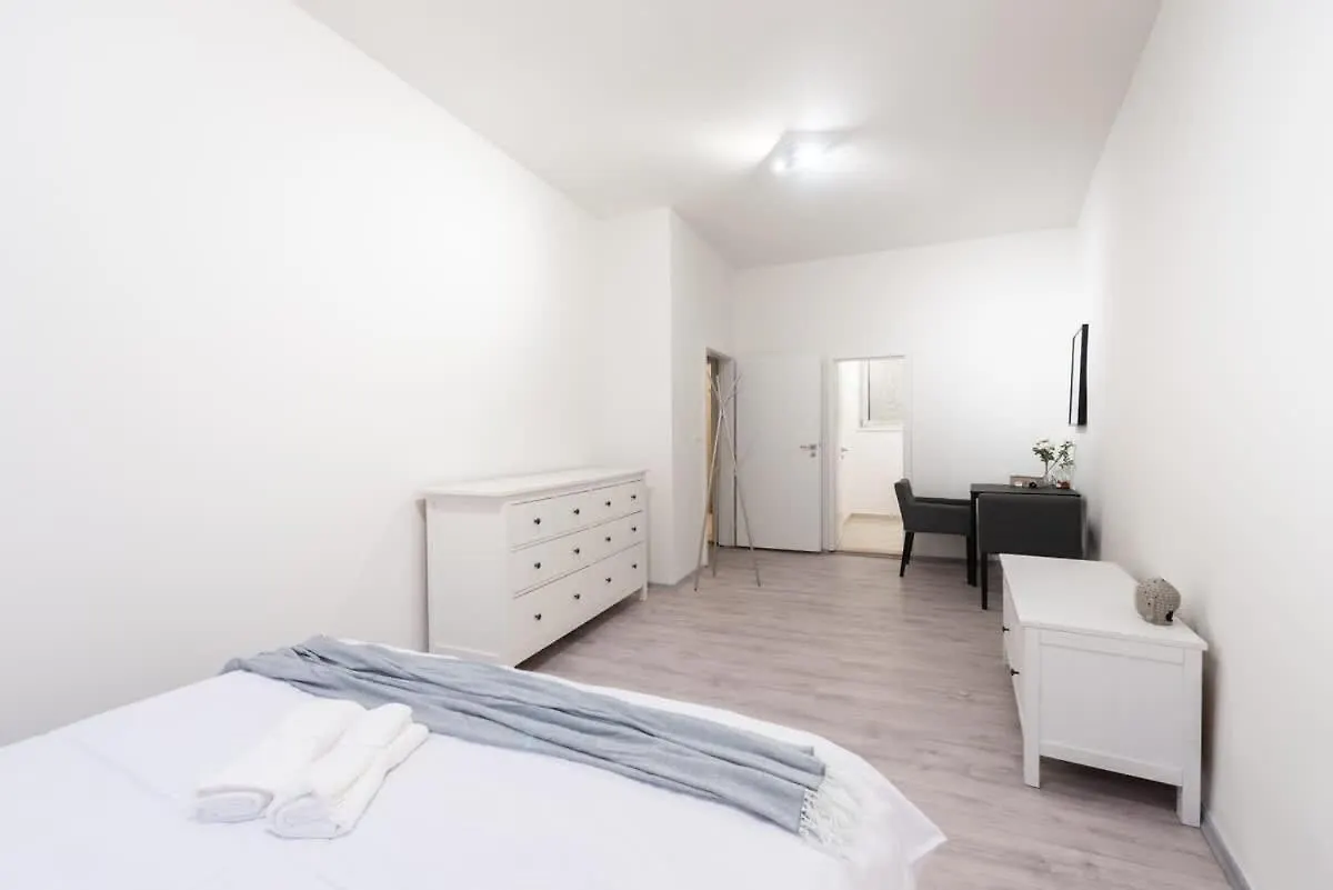 Apartamento Timeless Charming Studio Near Old Town Praga República Checa